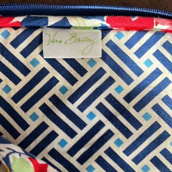 Vera Bradley Summer Cottage (Summer 2012) E- Reader Sleeve w/ Interior ID Slot - Picture 6 of 9
